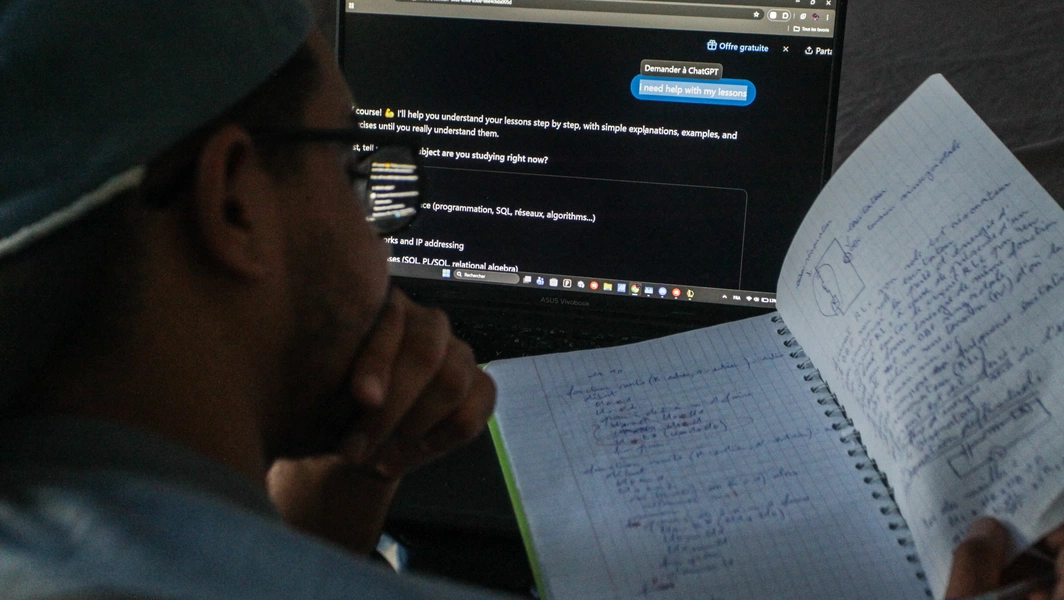 Teachers redesign classrooms to counter AI reliance