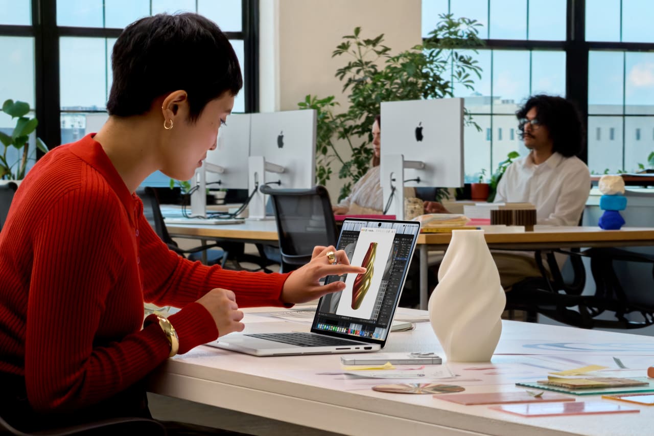 New touch screen MacBooks point to fresh device strategy for Apple
