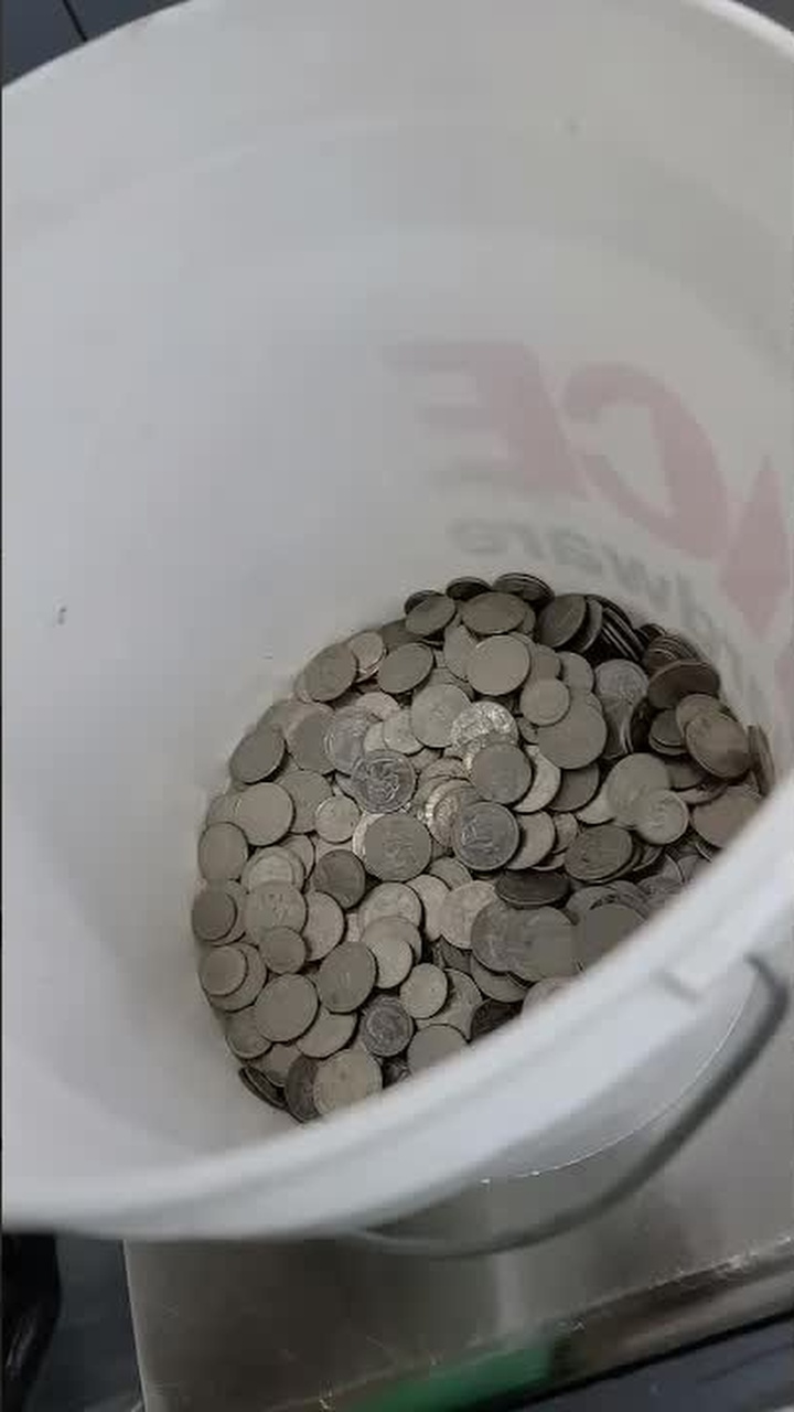 Vending machine weekly profit revealed!