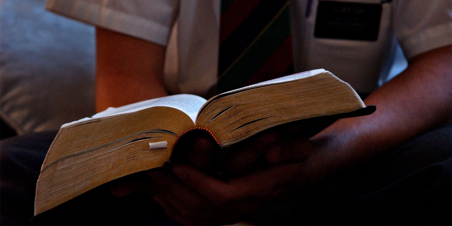New study explores how money influences interpretations of the Bible