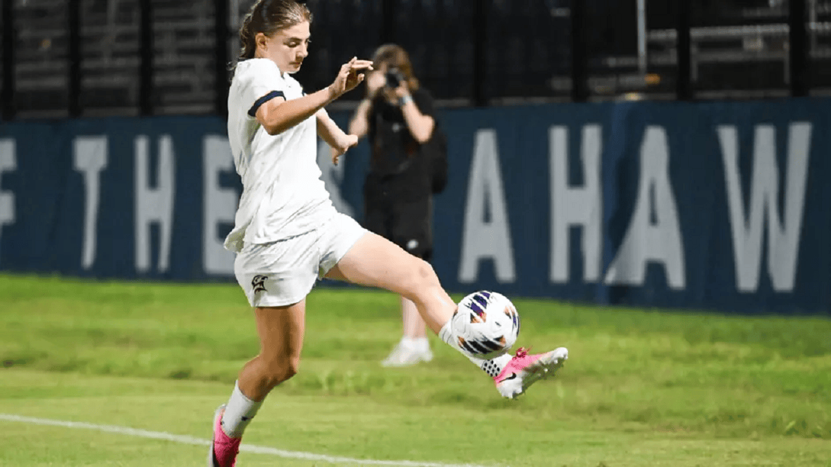 Brown's 7 saves not enough as Seahawks fall to Rowan