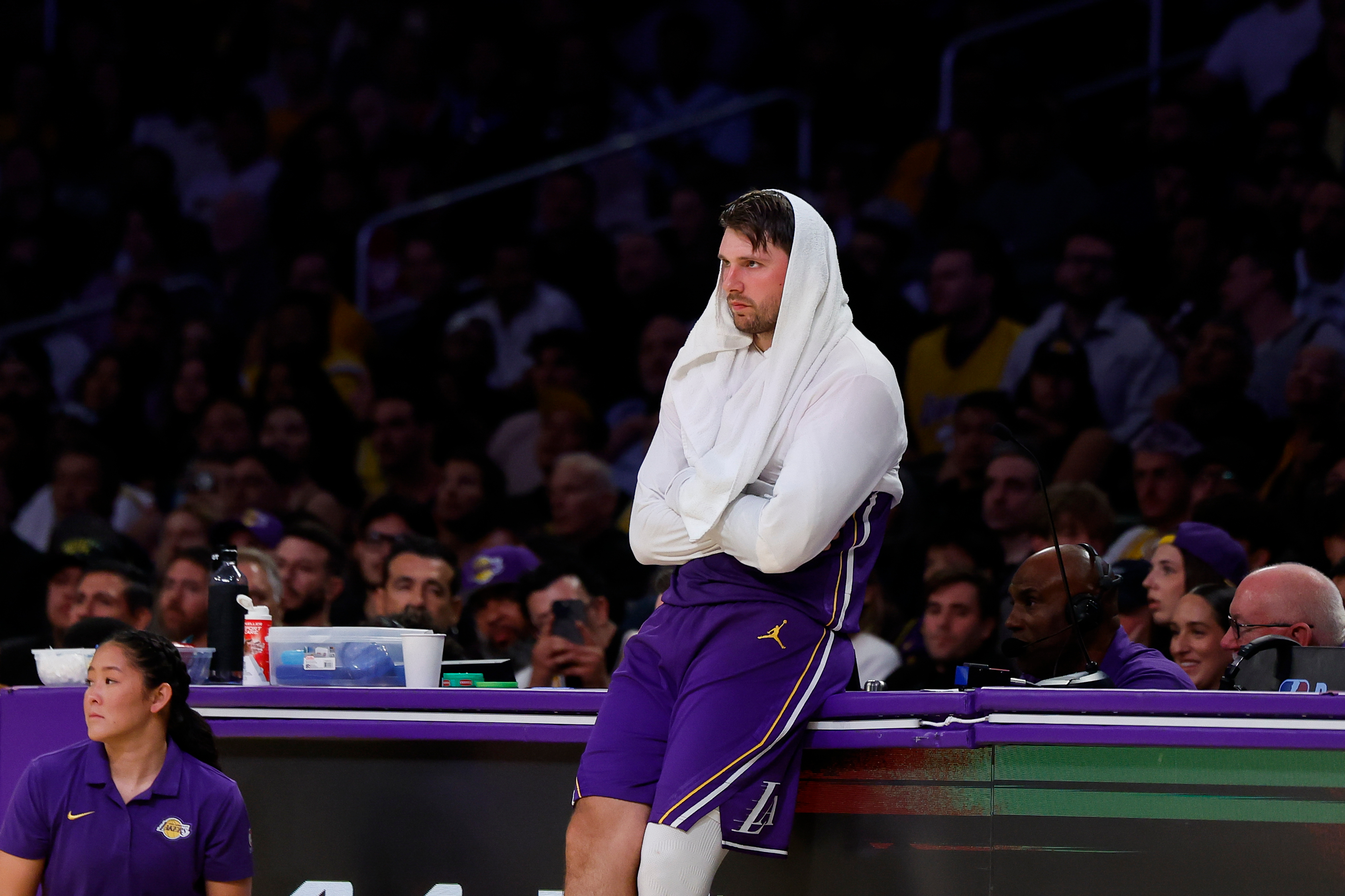 Luka Doncic sitting out Lakers' visit to Clippers with back tightness