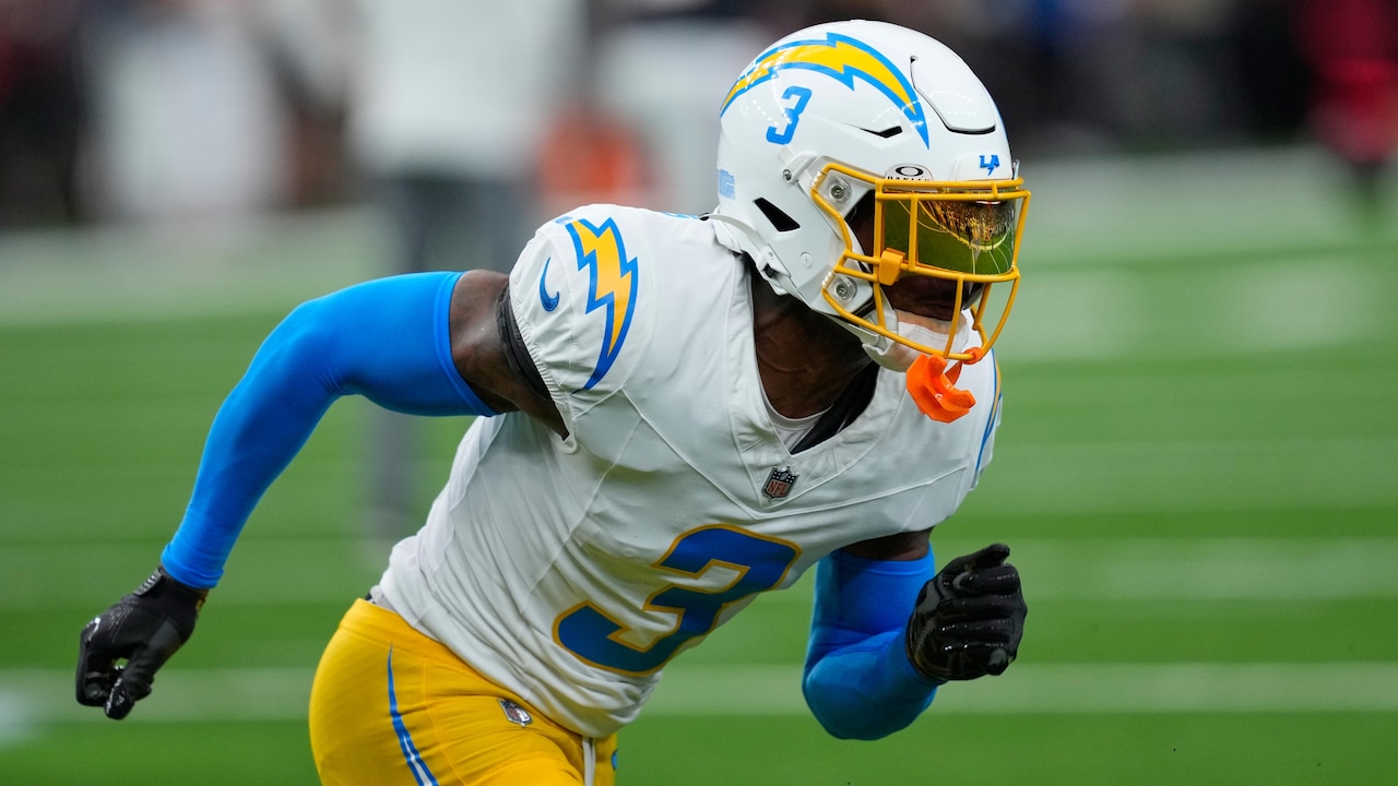 Derwin James suffers injury setback, latest news on Chargers star's ...