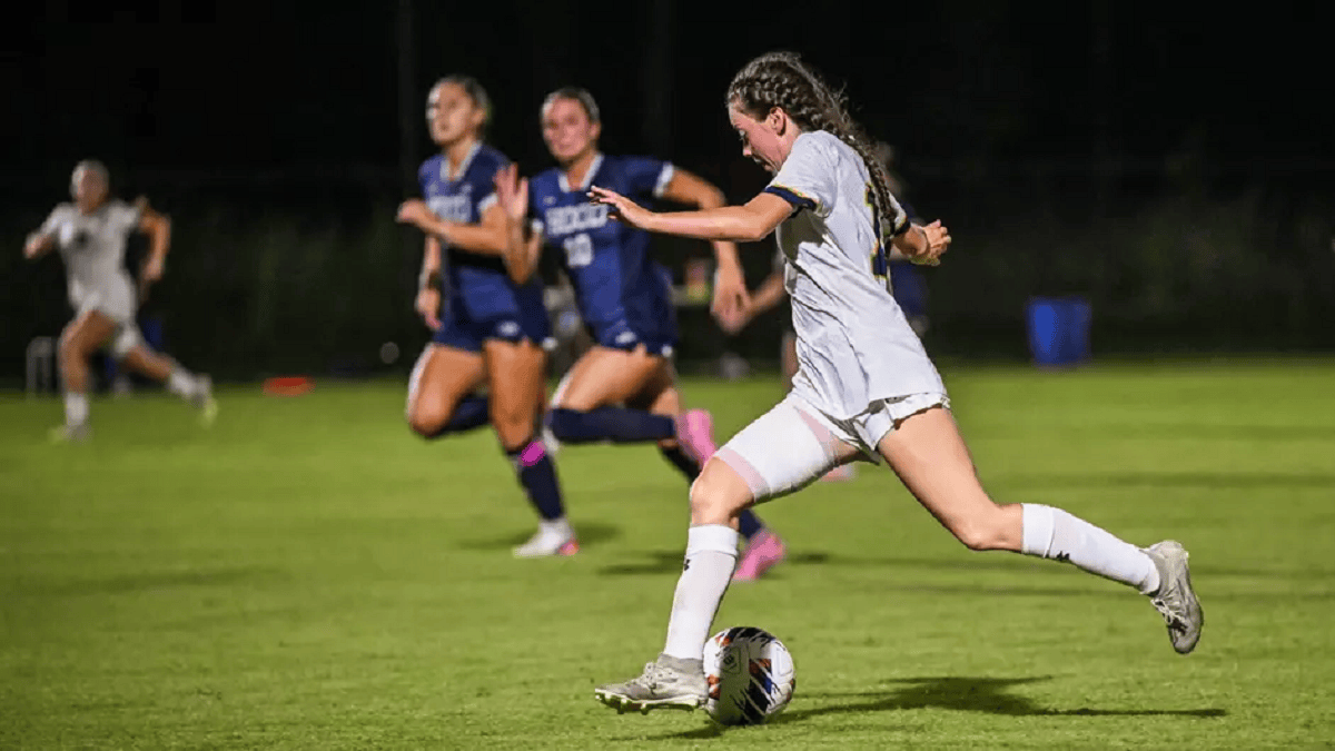 Seahawks score 11 in first half, rout Keystone