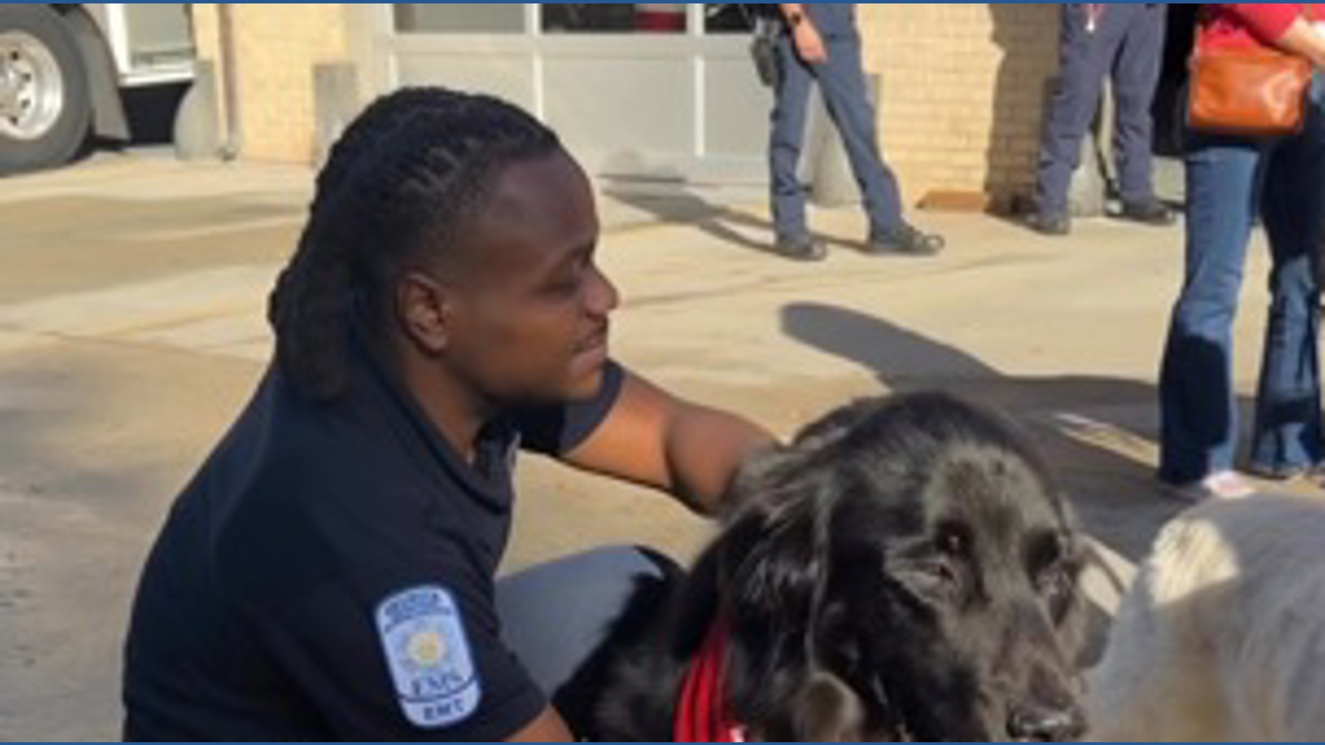 Pet therapy for first responders