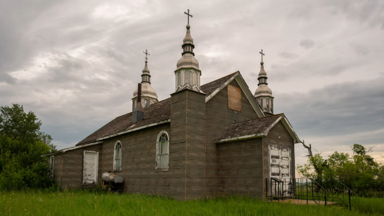 Overnight in Solsgirth ghost town, Manitoba