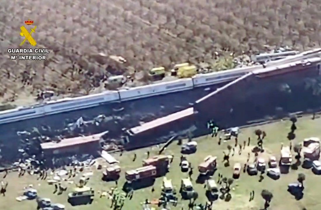 Train crash passenger says 'There's corpses everywhere – like a bomb ...