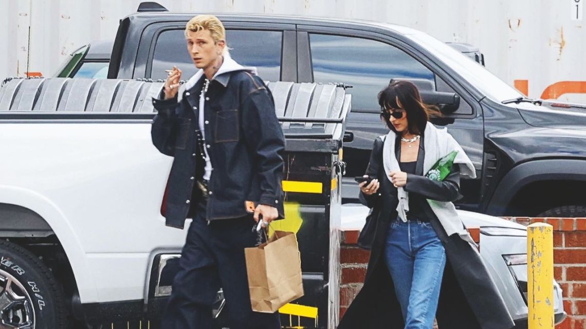 Dakota Johnson y Machine Gun Kelly: las imágenes que alimentan los ...