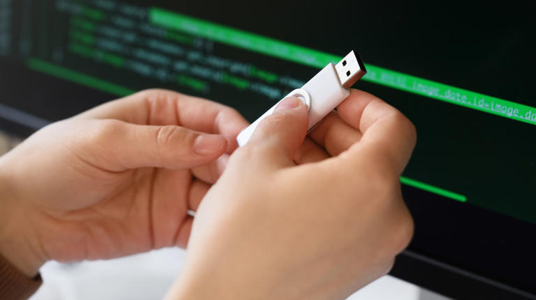 This $10 keychain USB gadget could help you rescue your PC
