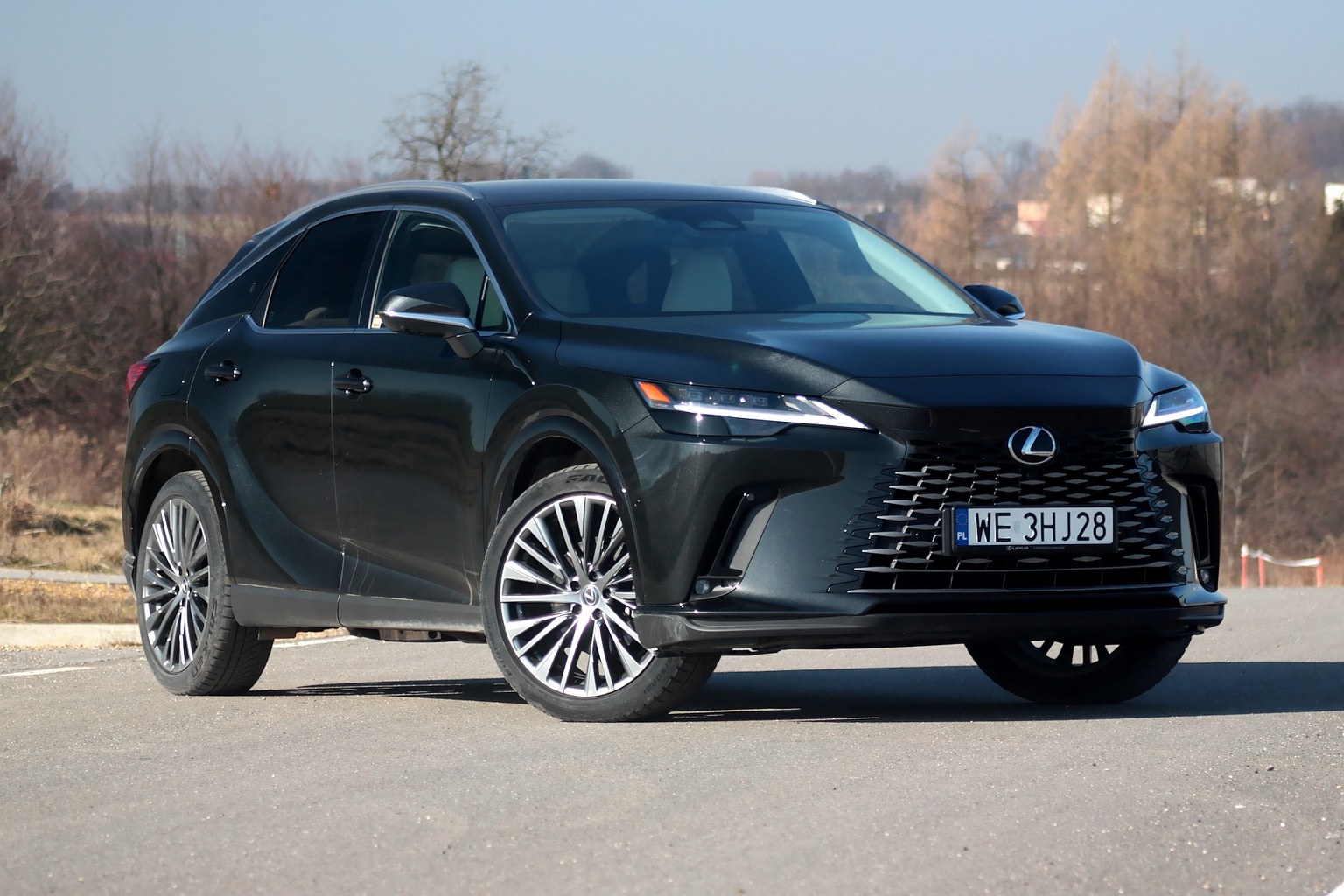 Lexus RX przekonał milion na całym świecie. U nas nawet 84 tys. zł taniej