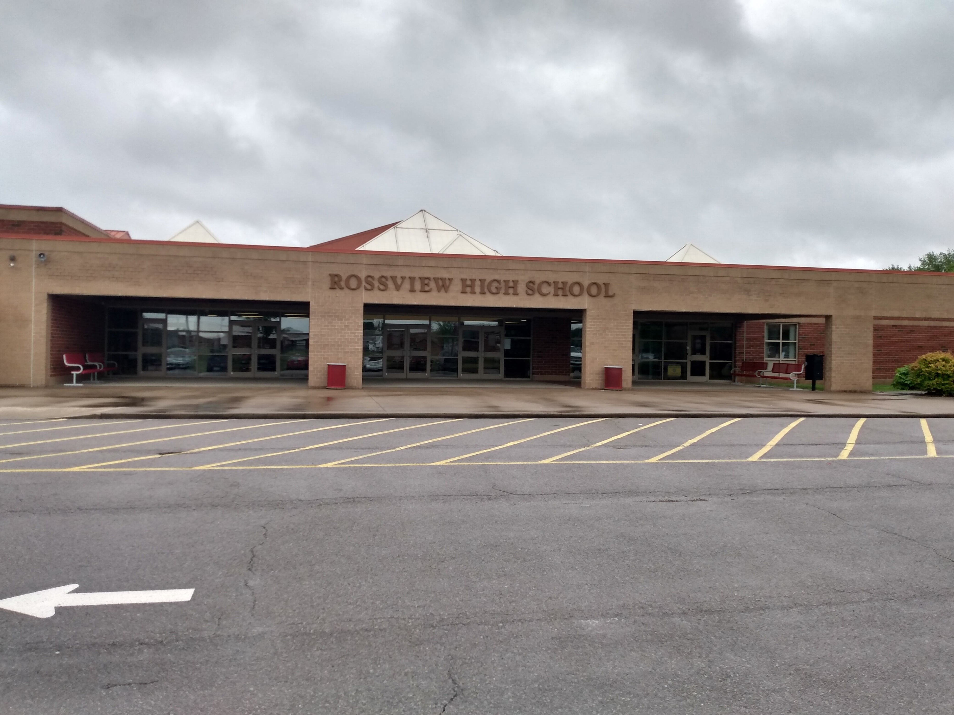 Tennessee school officer mistakenly sets off medical alert during ...