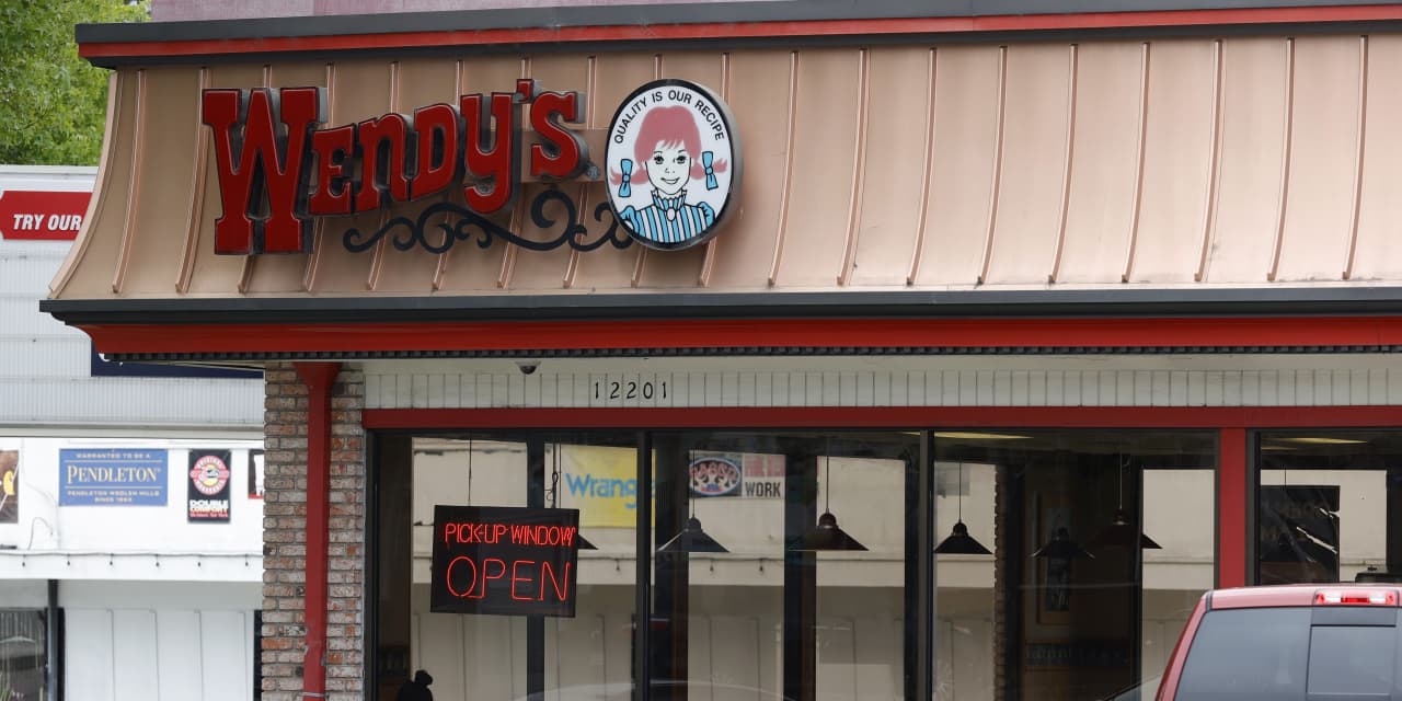 Wendy's buyout offer suggests the burger chain's overhaul could be very expensive