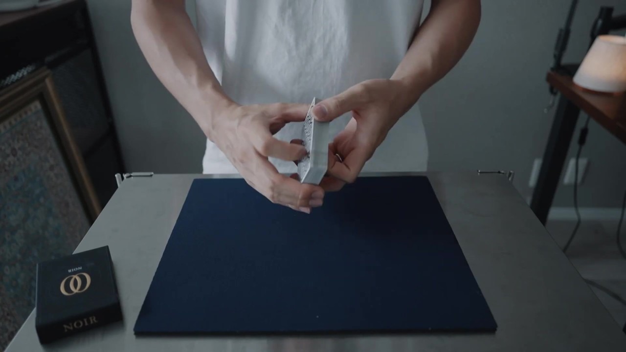 Oscar Owen's no-setup invisible palm aces trick