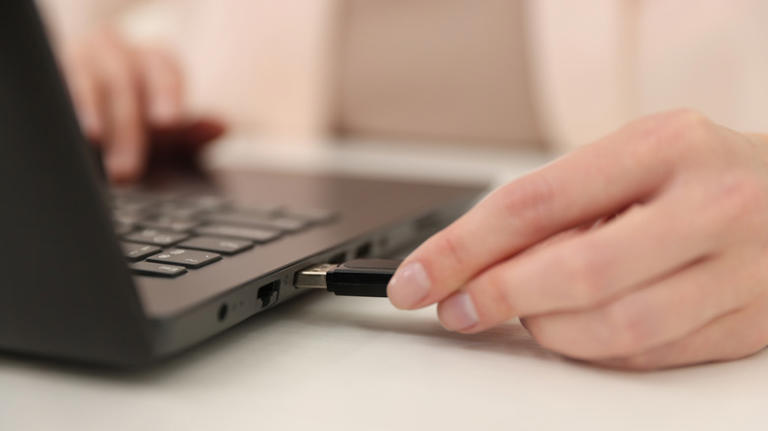 This $10 keychain USB gadget could help you rescue your PC