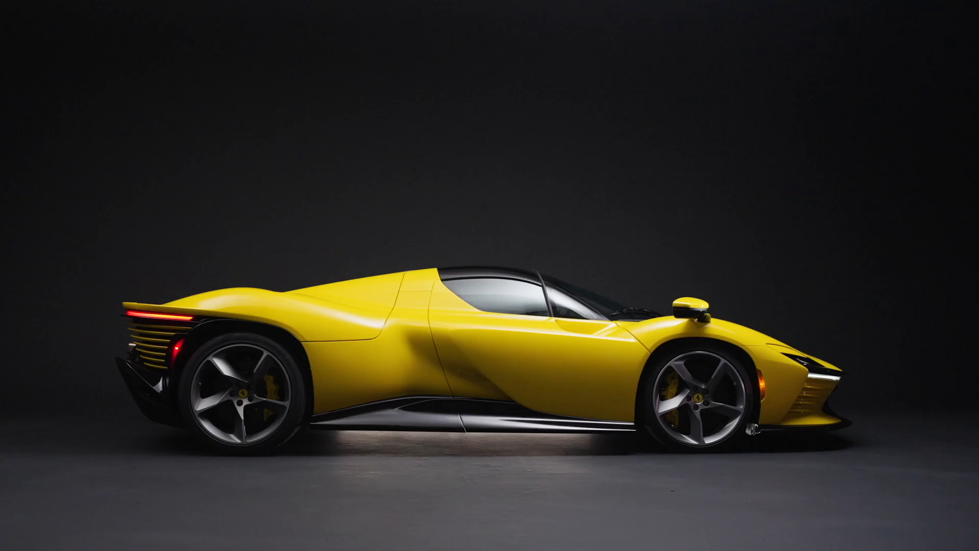 Ferrari enthullt wahrend der Monterey Car Week einen exklusiven ...