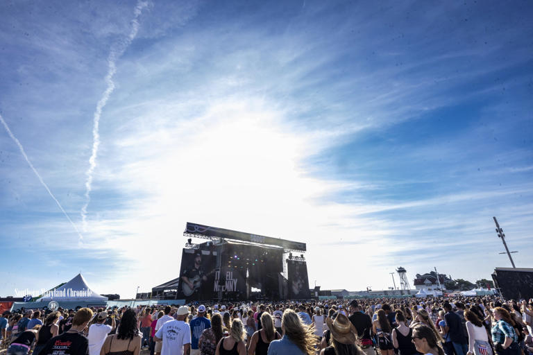 From 'Purple Gas' to 'Heart Like a Truck': Country Calling day 1