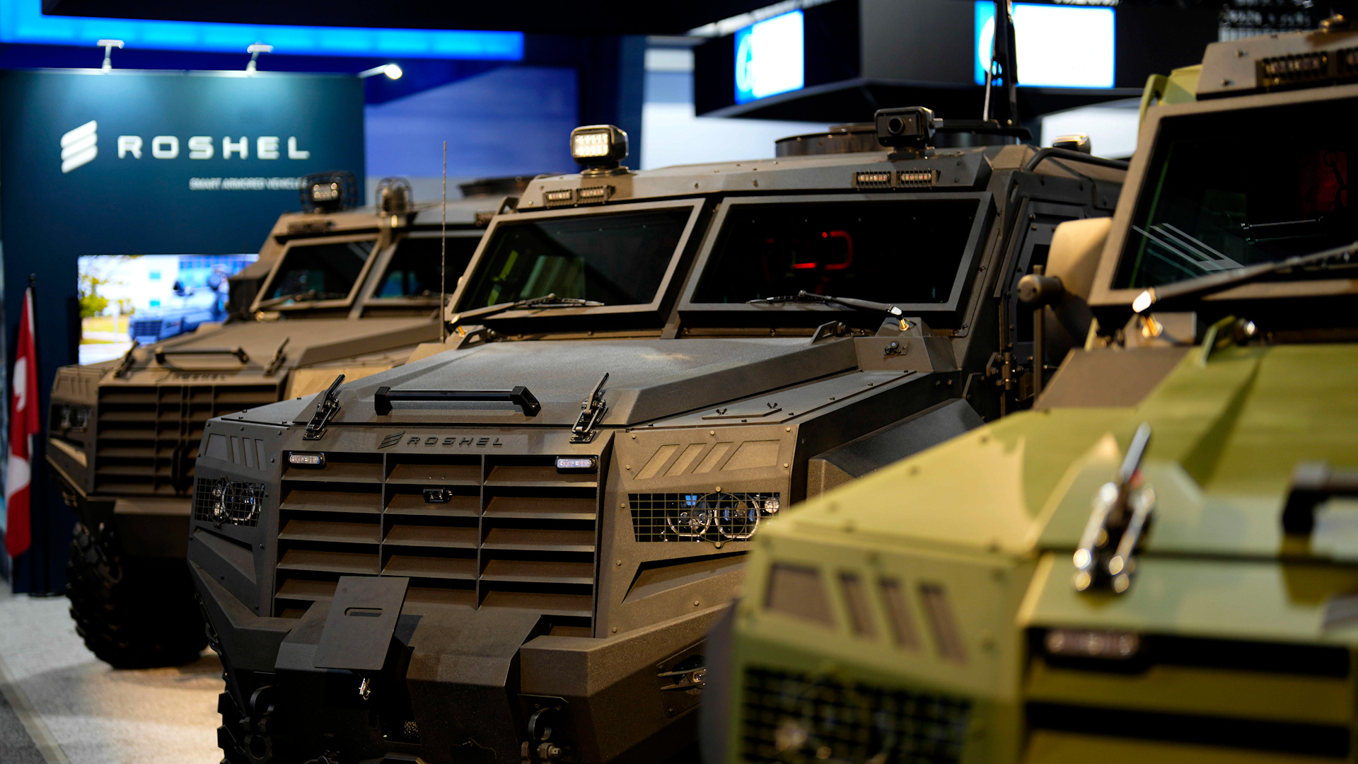 Canadian War Museum acquires armoured vehicle like those used in Ukraine