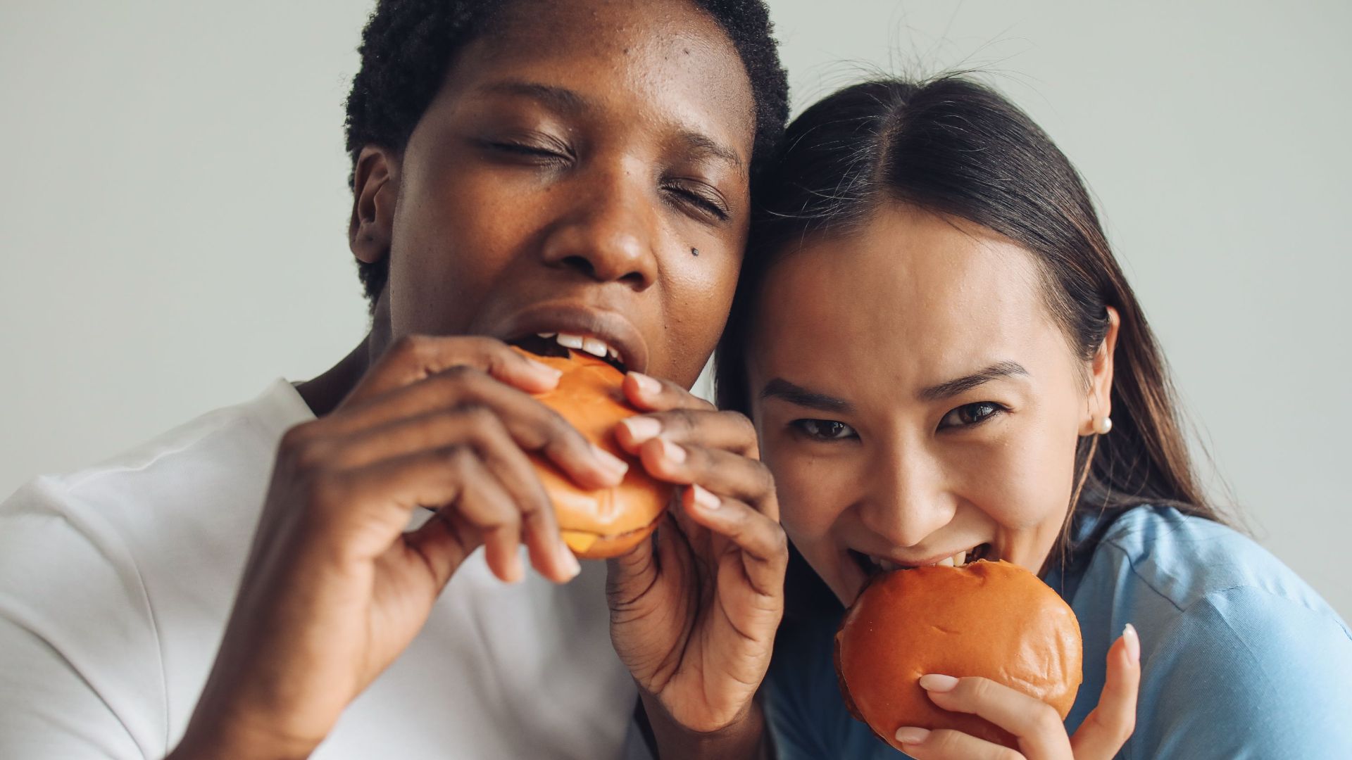 20 health problems you may notice first while eating dinner