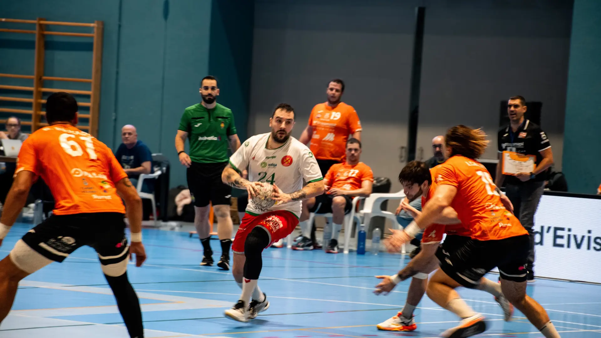 El Contazara gana ante un Asobal y el Bada cae en el último suspiro en ...