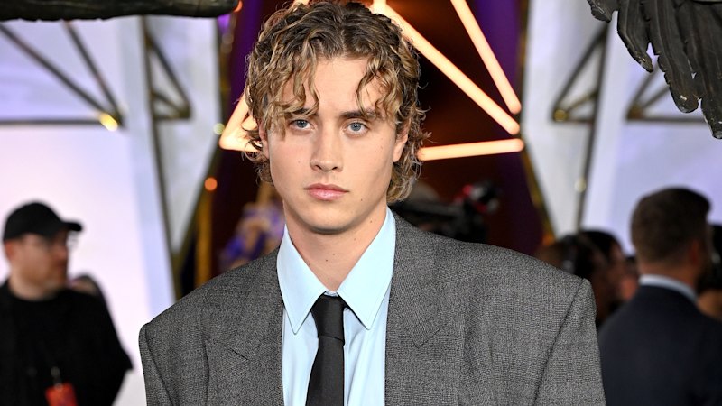 Throw out your pants and belts: The Hunger Games red carpet inspires a ...