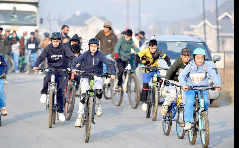 District Pulwama Cycling C’ship held