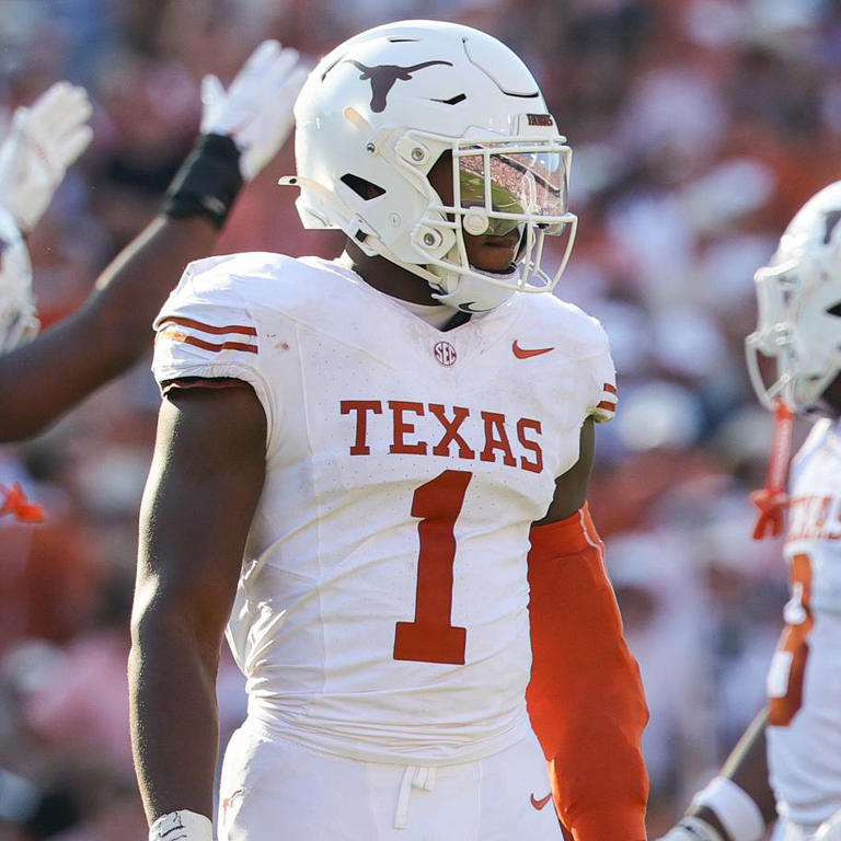 Colin Simmons trending up on latest Texas Longhorns injury report