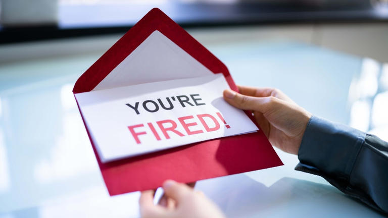 Can Indian employees sue companies over layoffs without notice?
