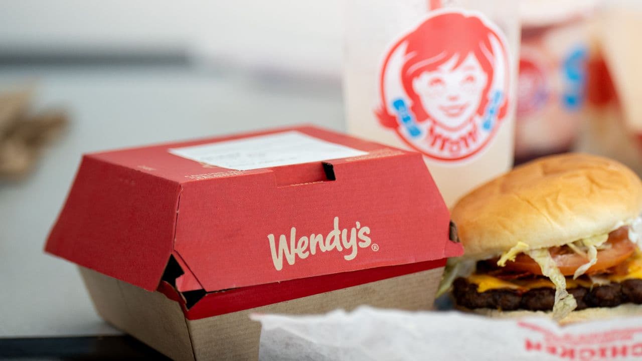 WEN stock heads for best week since June: Wendy's to assess Peltz's $1 ...