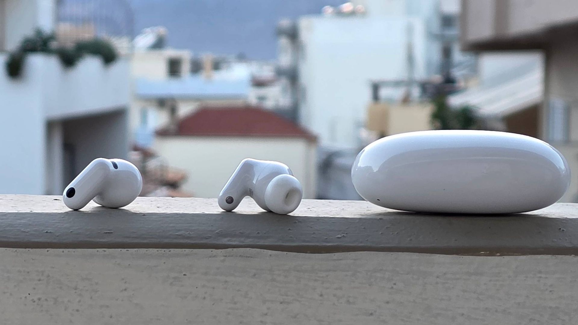 Huawei FreeBuds Neo review: tiny, fun earbuds only let down by their ...