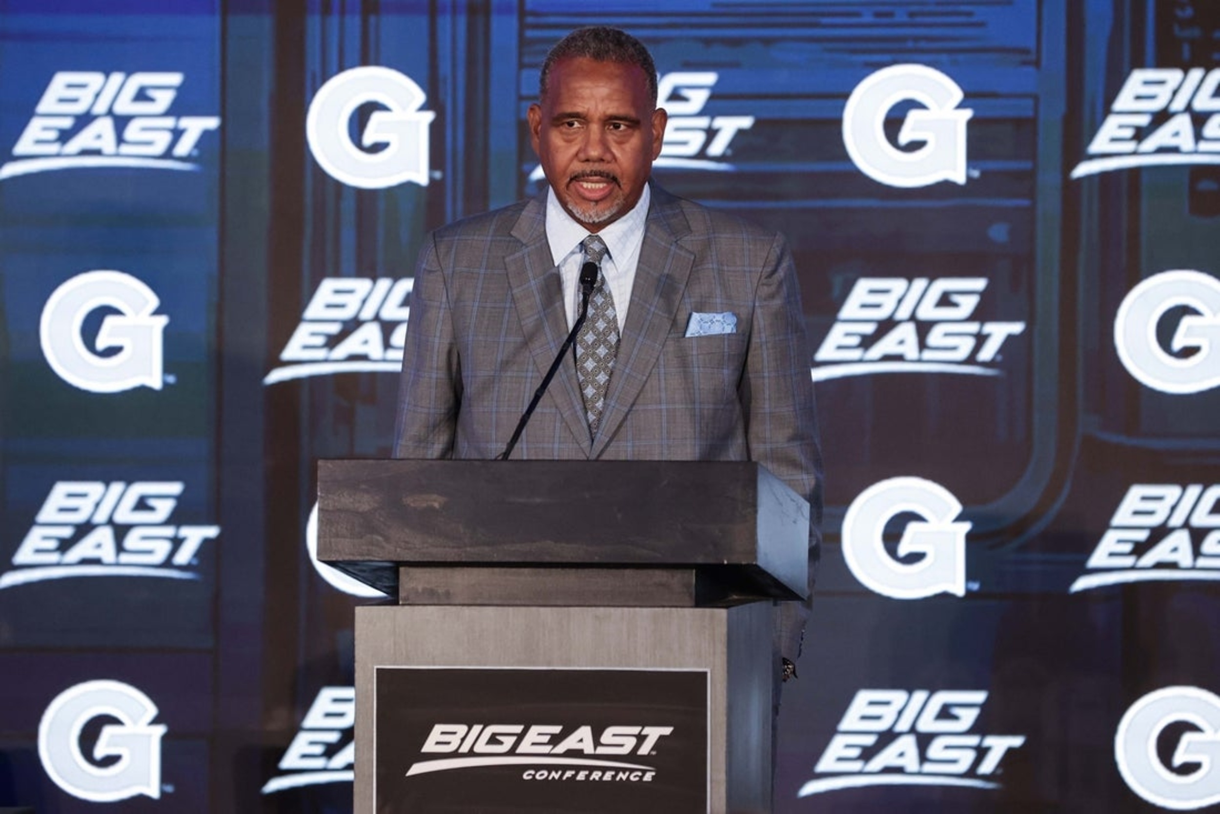 Georgetown, Loyola begin rebuilding efforts with new rosters