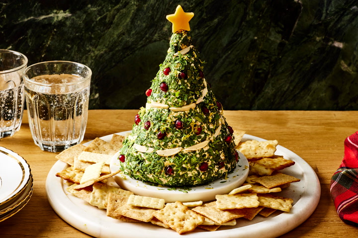 How to make a Christmas tree cheese ball