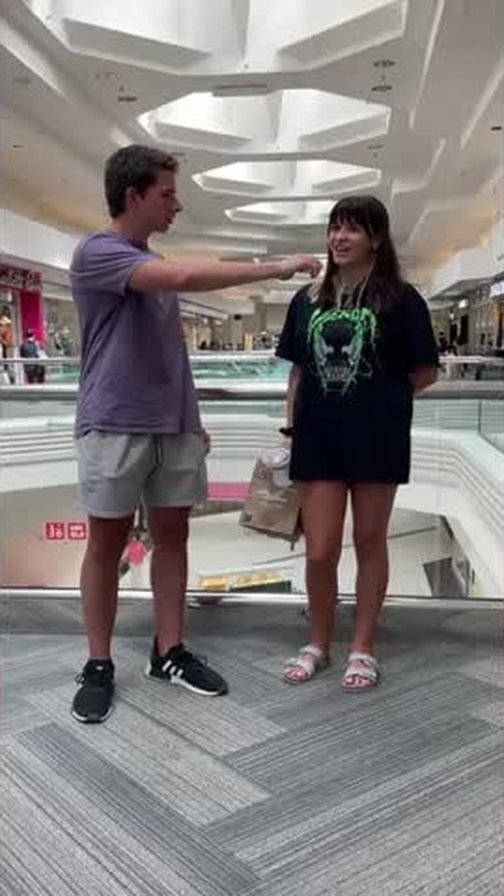 Bank account balances: random interview at the mall