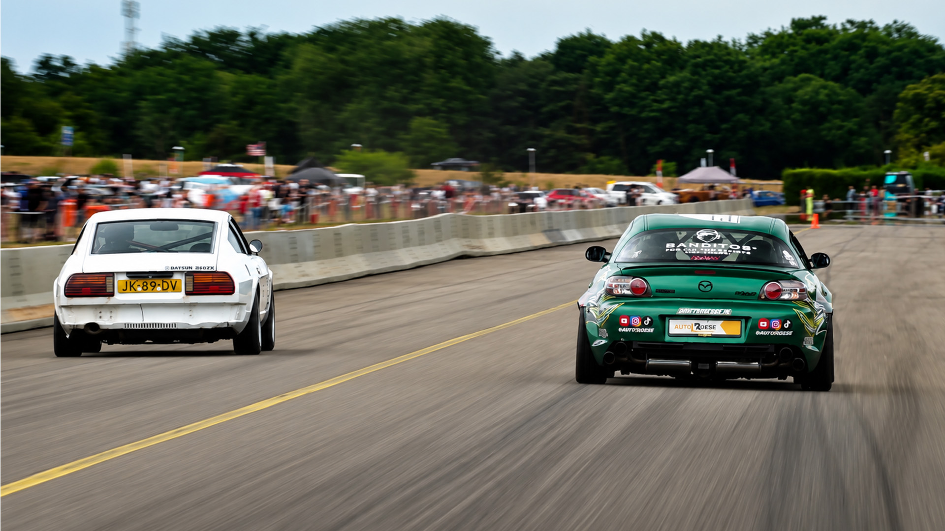 Datsun 260Z versus Mazda RX-8 in a straight-line showdown