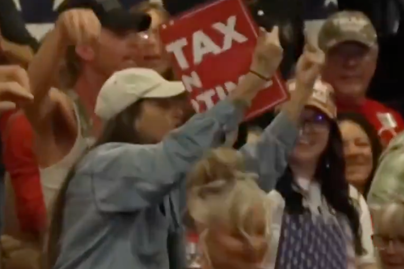 Furious MAGA crowd turns on protester as Trump humiliated again at Ohio ...