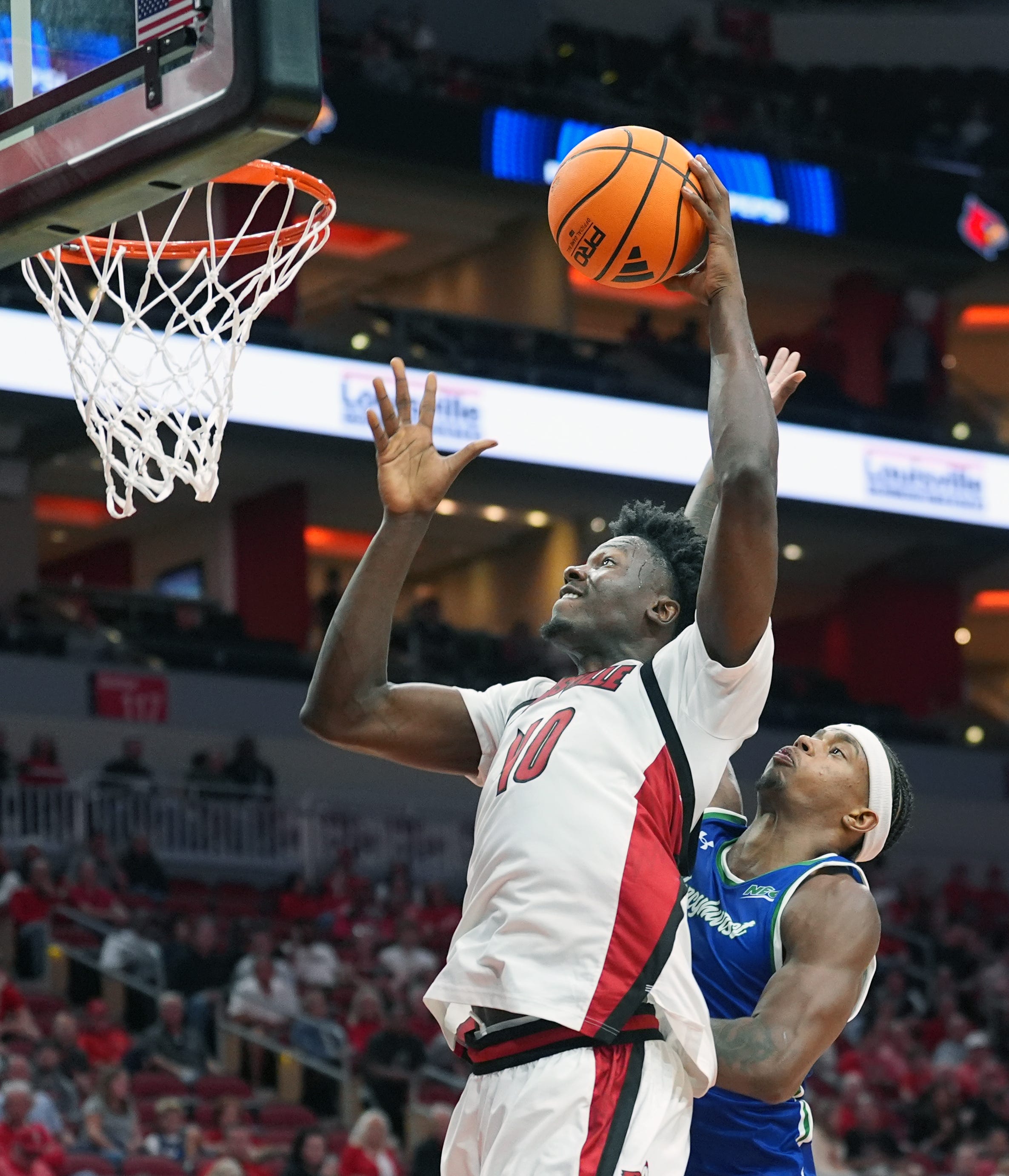 Louisville basketball stomps Mercyhurst in final tune-up before opener