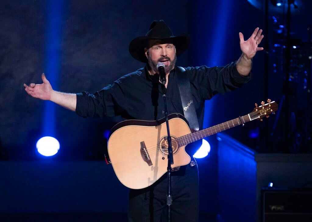 ‘I literally cried all night': Garth Brooks fans heartbroken after KC matinee canceled over bots