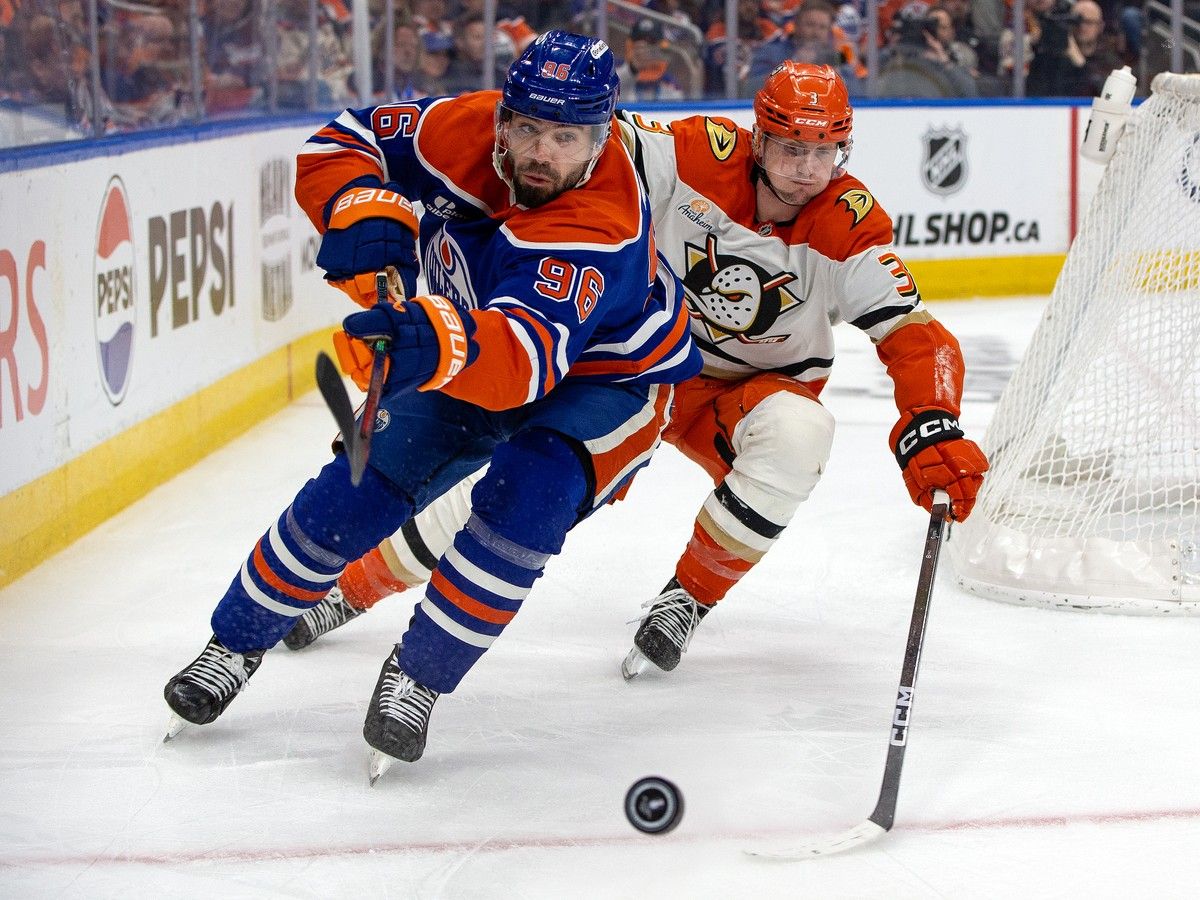 Babcock reads the riot act and benches high-priced Edmonton Oilers d-man