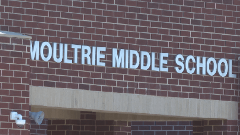 Mount Pleasant board delays vape shop signage approval near Moultrie ...
