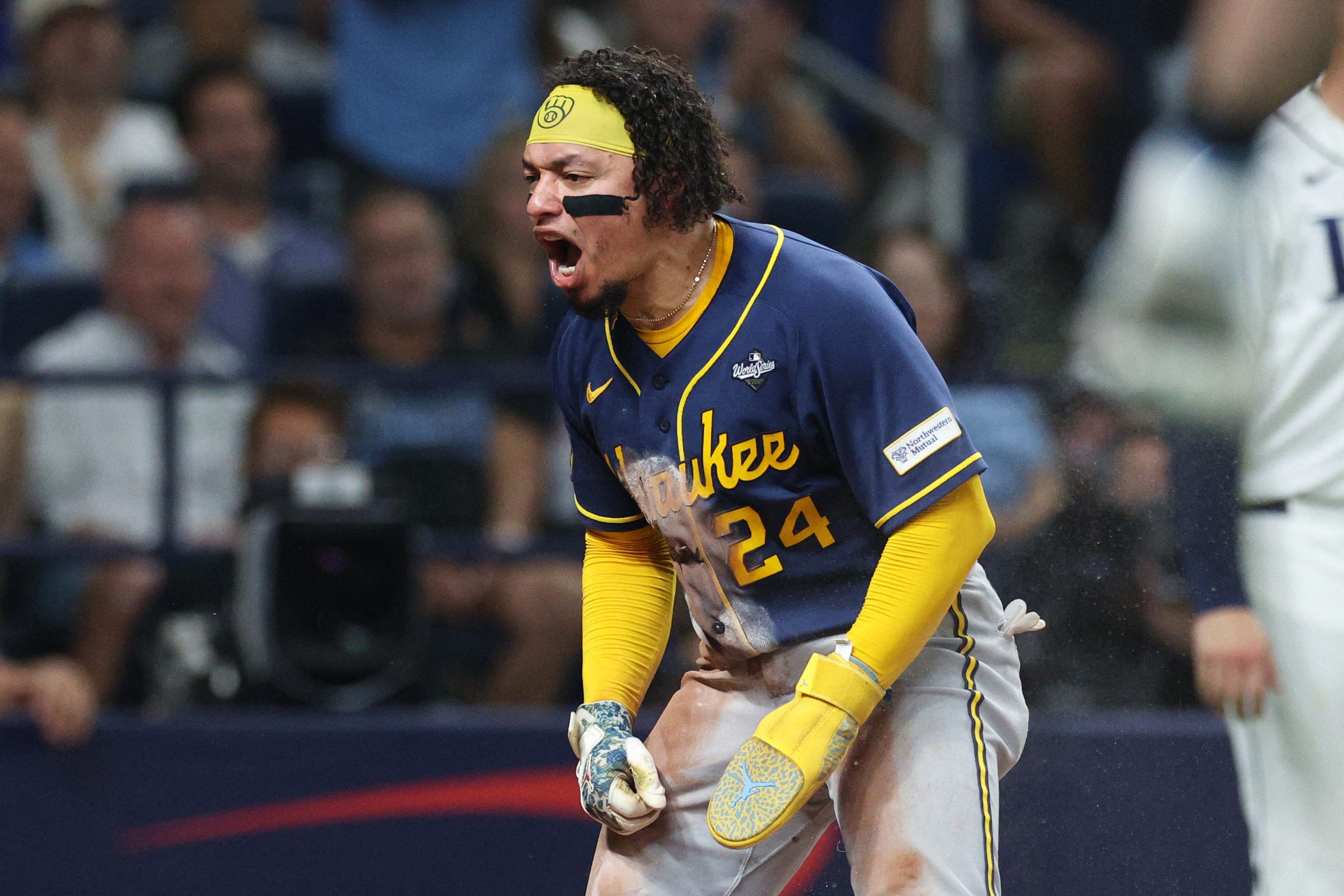 Brewers win! Shop Milwaukee World Series champion hats, shirts, hoodies ...