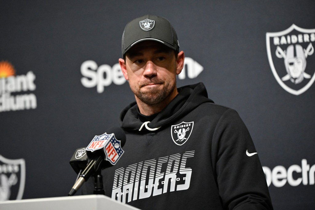 Klint Kubiak gives puzzling answer as Raiders await conflicting trade ...