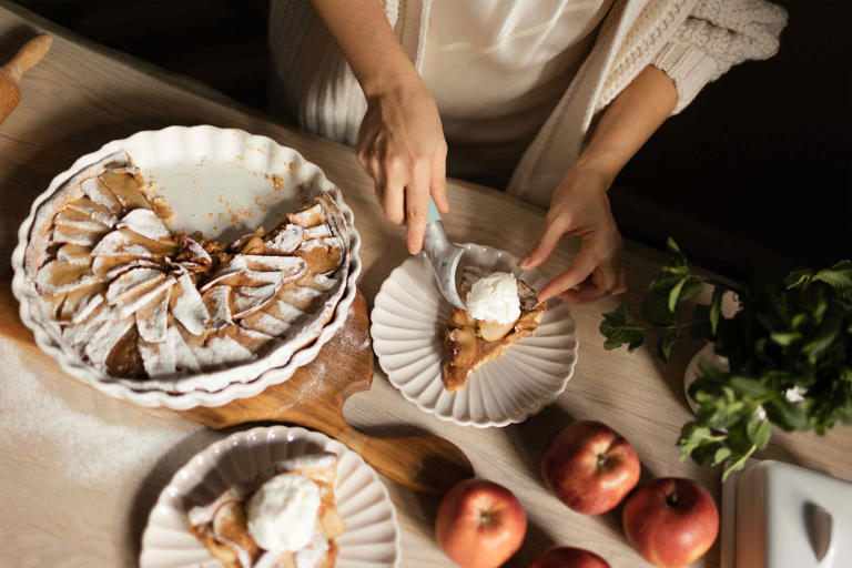 Apple pie season is here, and shoppers say it only takes 5 minutes to ...