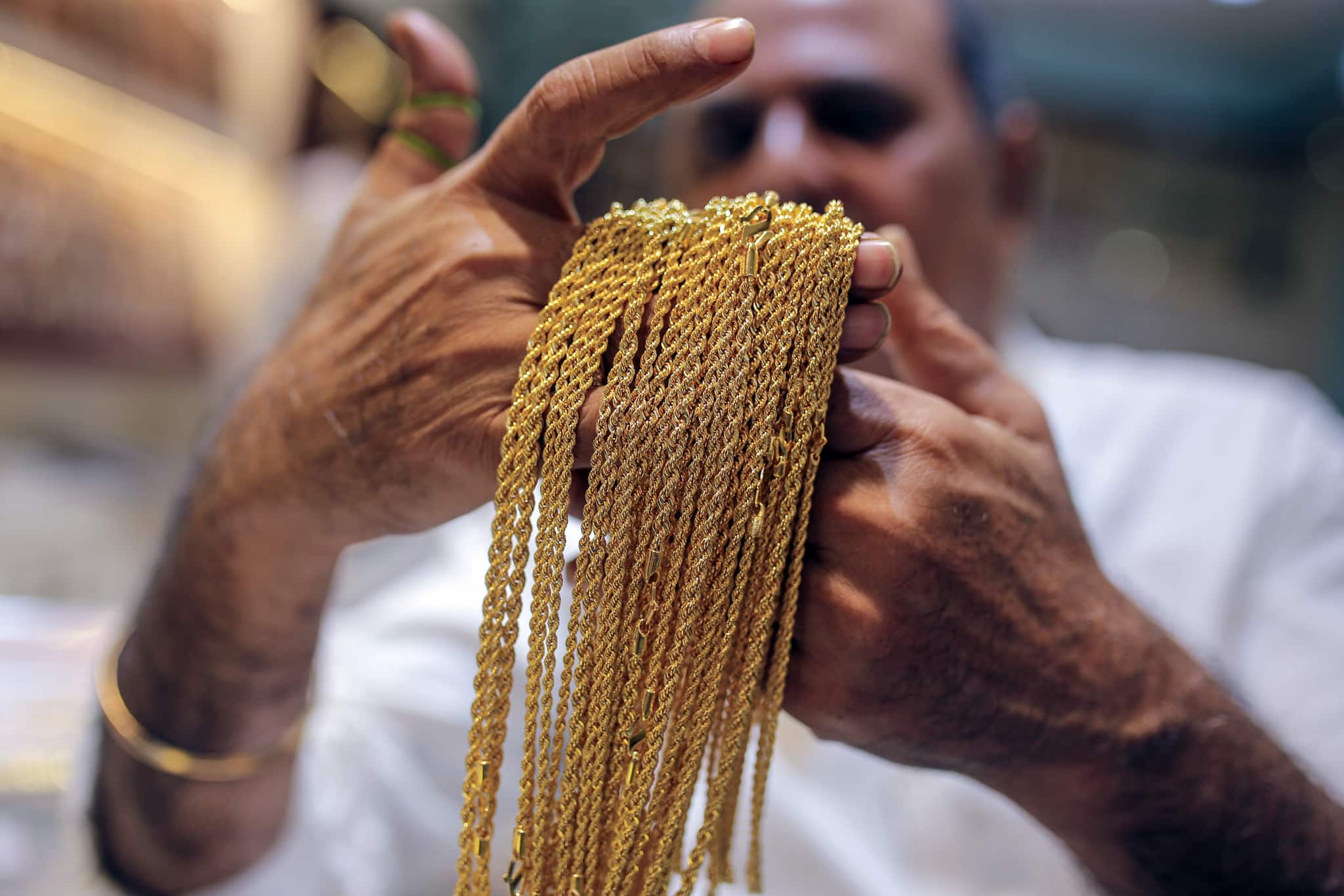 Gold prices remain flat after Fed holds interest rates steady; investors await US inflation data