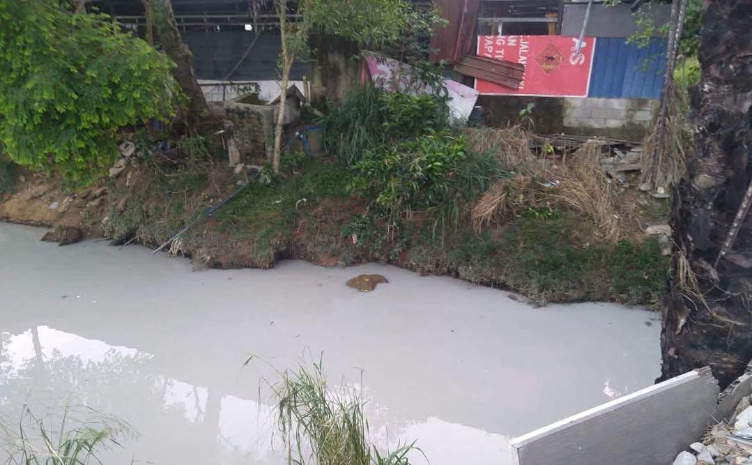 Environment Dept to probe claims of milky white pollution in Sungai Kim Kim