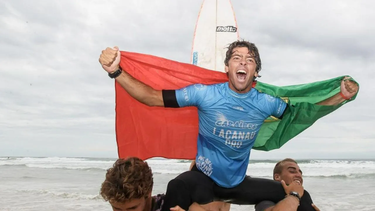 Entrevista ao surfista Guilherme Ribeiro: «O Kikas foi a pessoa que ...