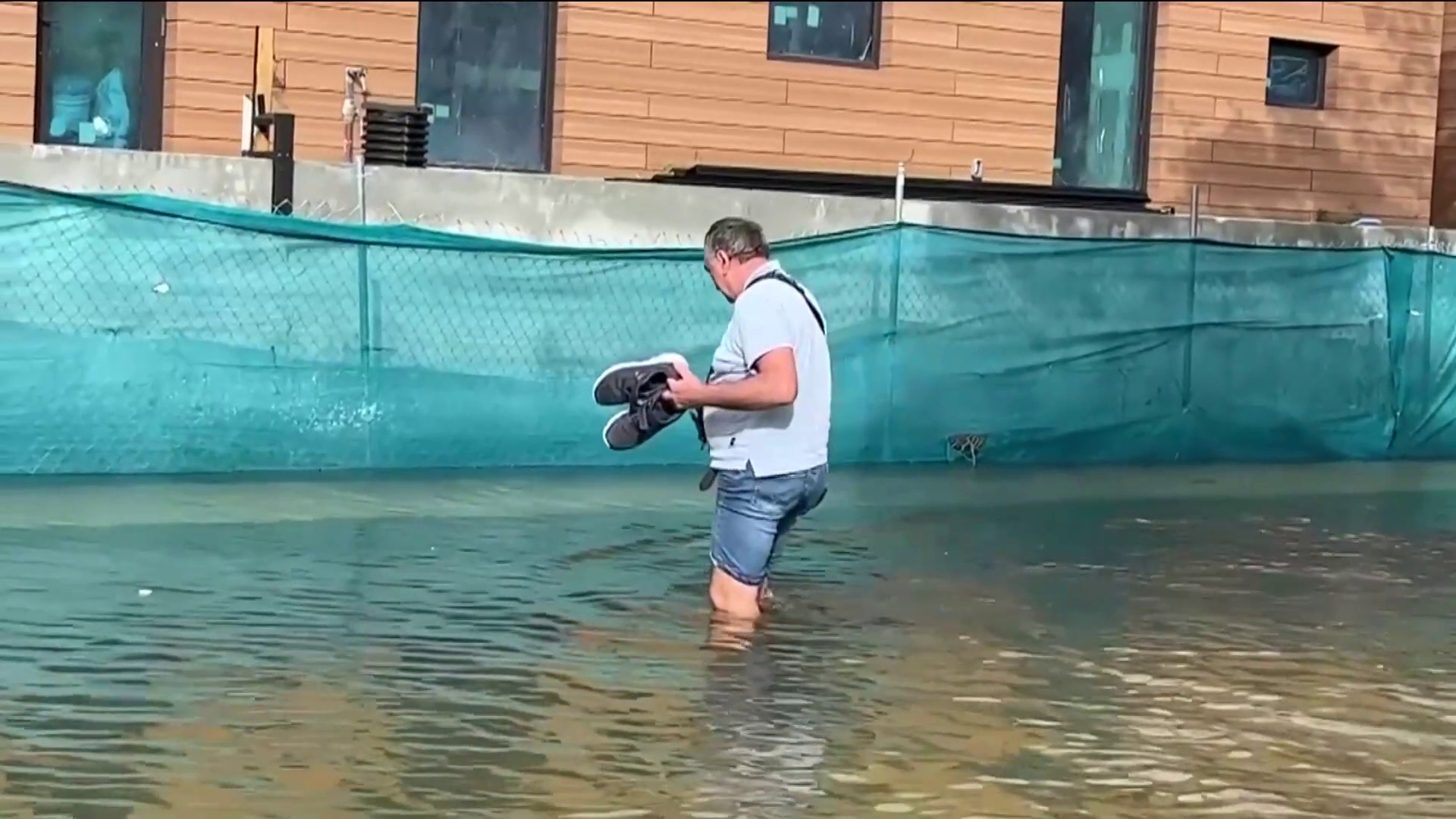 King tides flood Florida and California streets