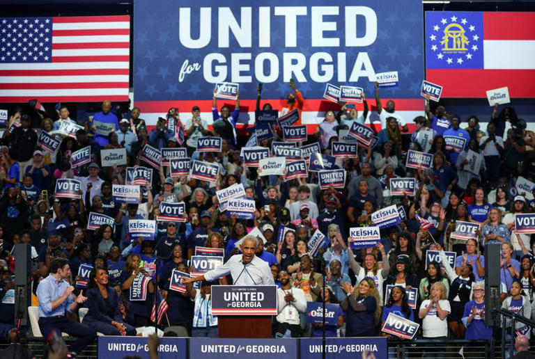 Trump and Obama trade barbs in closing week of US midterm election
