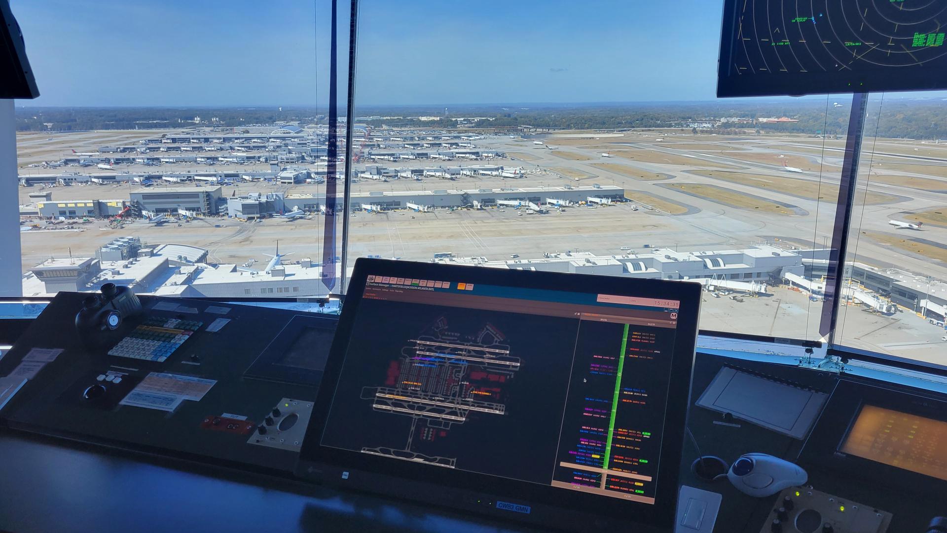 Atlanta airport air traffic controllers upgraded to electronic flight ...