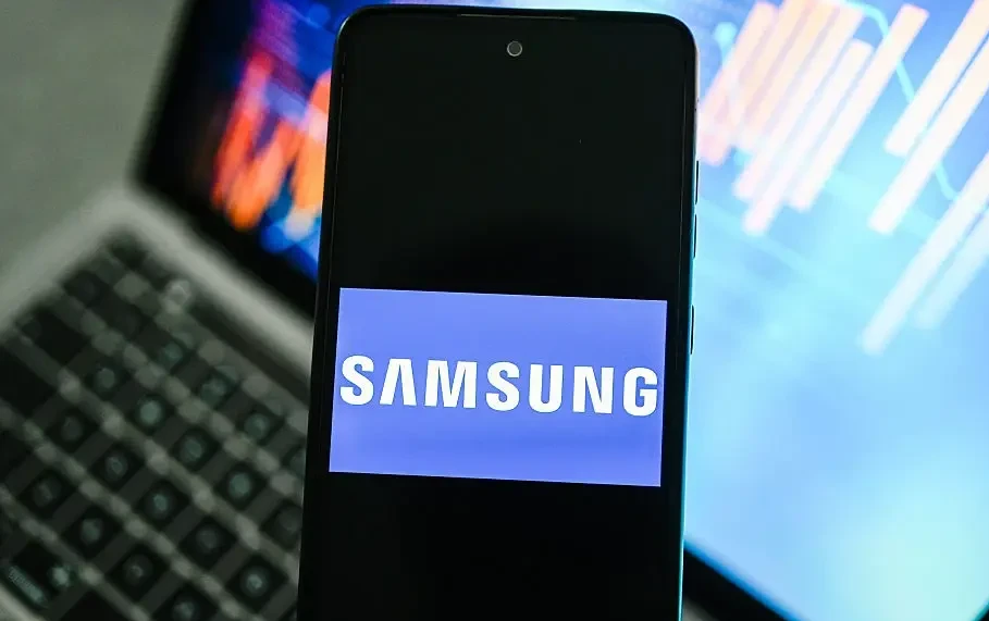 Galaxy S24, S25 owners report battery drain after One UI 9 update