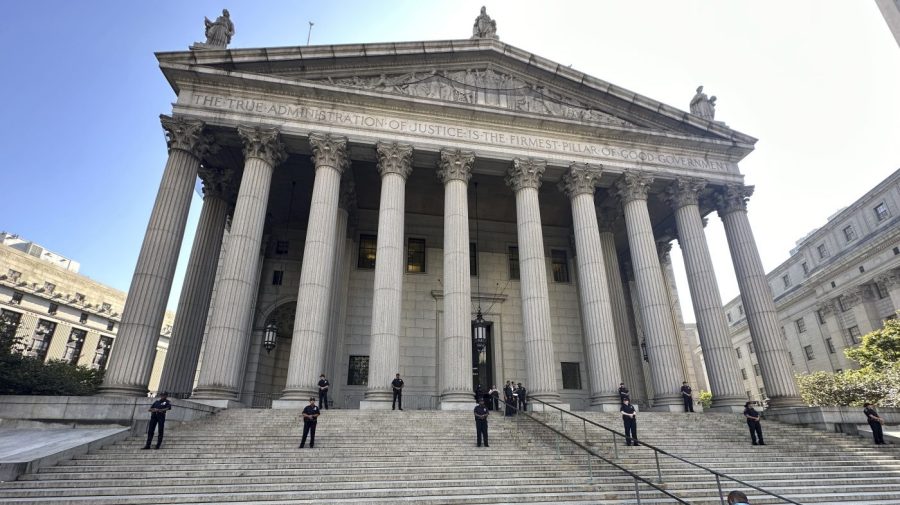 Judge overseeing Maduro trial dies