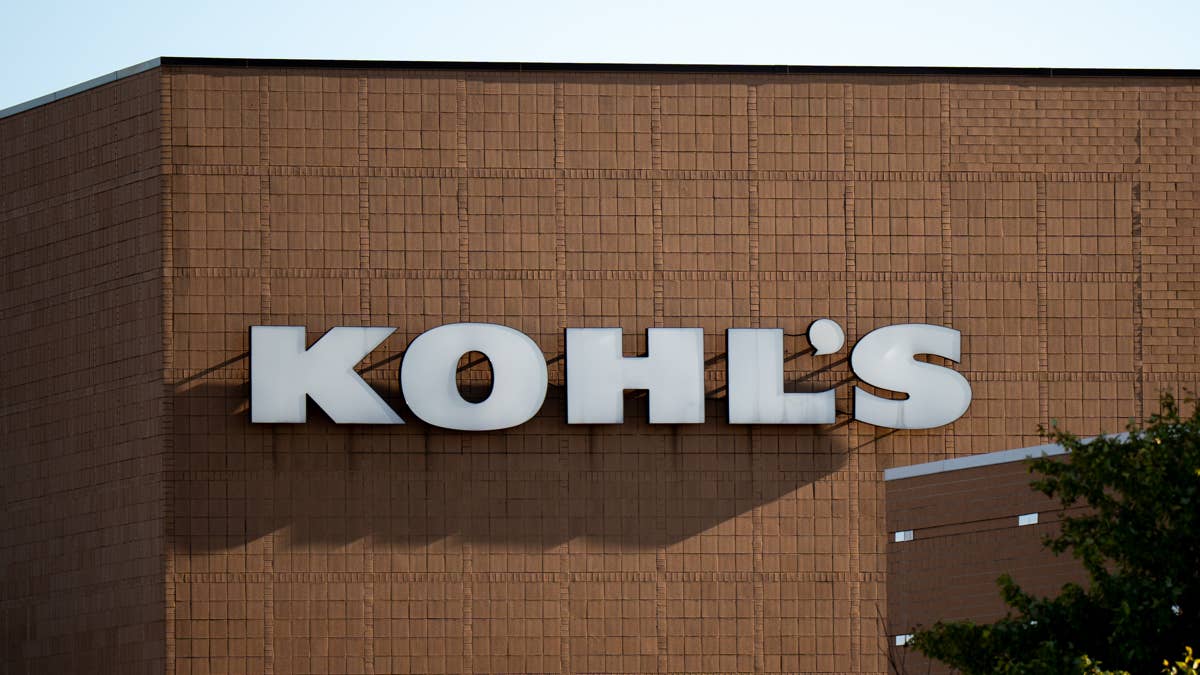 Kohl's $20 interactive Christmas tree treat dispenser keeps dogs engaged